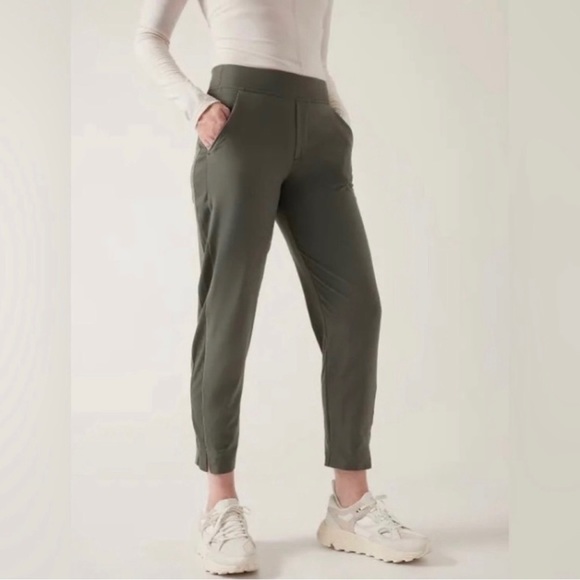 Athleta Pants - Athleta Brooklyn Ankle Pant in Olive Green sz 2